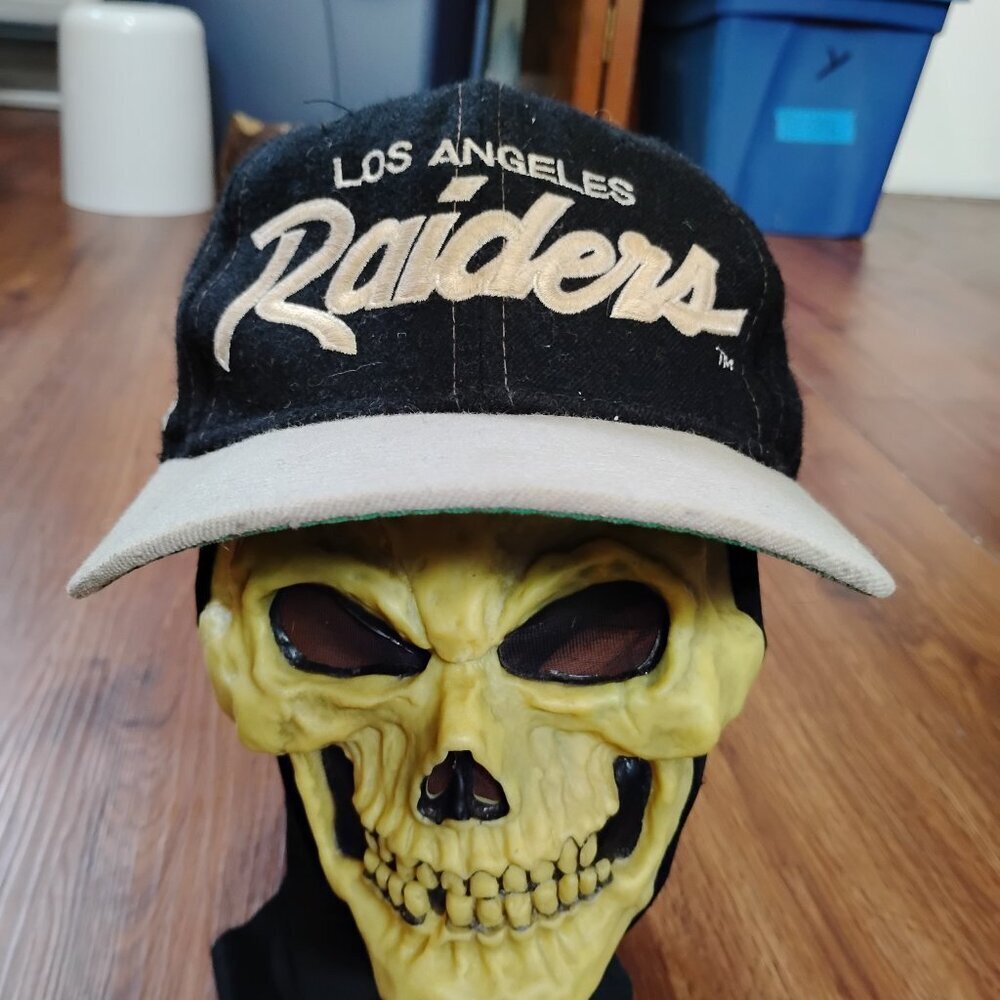 Vintage Sports Specialties Script Los Angeles Raiders Fitted Hat Cap